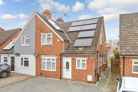 3 bedroom semi-detached house for sale, Lee Street, Horley, Surrey