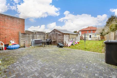 3 bedroom semi-detached house for sale, Lee Street, Horley, Surrey