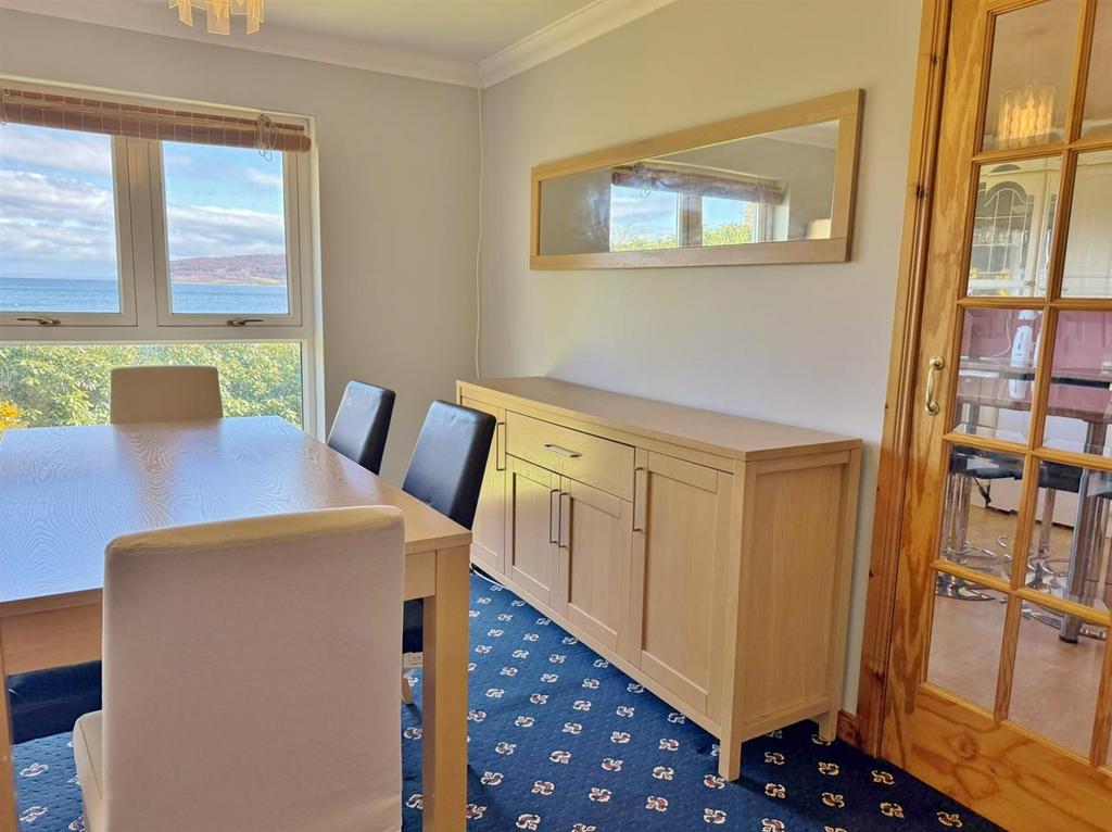 Dining room to kitchen