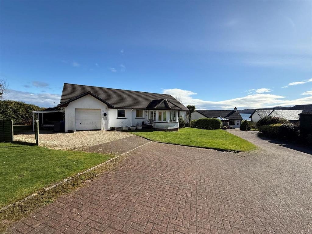 3 Kinneil Park front