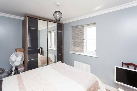 36 Wright Close, Bushey, WD23 2FH