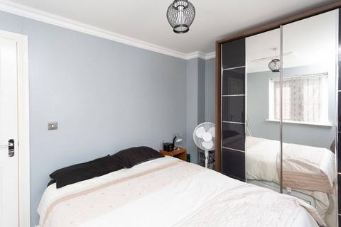 36 Wright Close, Bushey, WD23 2FH