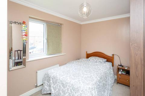 36 Wright Close, Bushey, WD23 2FH