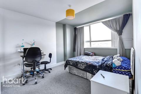 2 bedroom apartment for sale, Lower Stone Street, MAIDSTONE