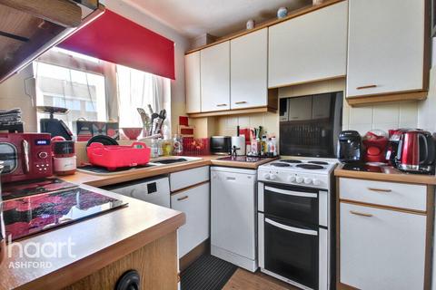 3 Ash Close, Ashford, TN23 3JU