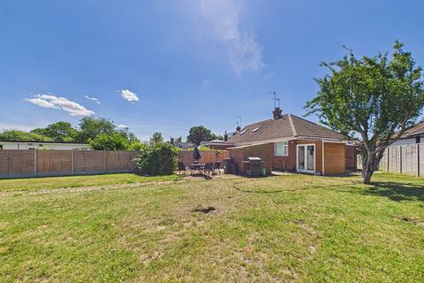 2 bedroom semi-detached bungalow to rent, Northampton Road, Roade, NN7