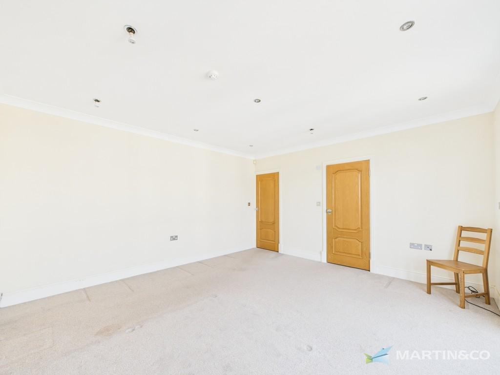 Cam02318 g0 pr0413 still023