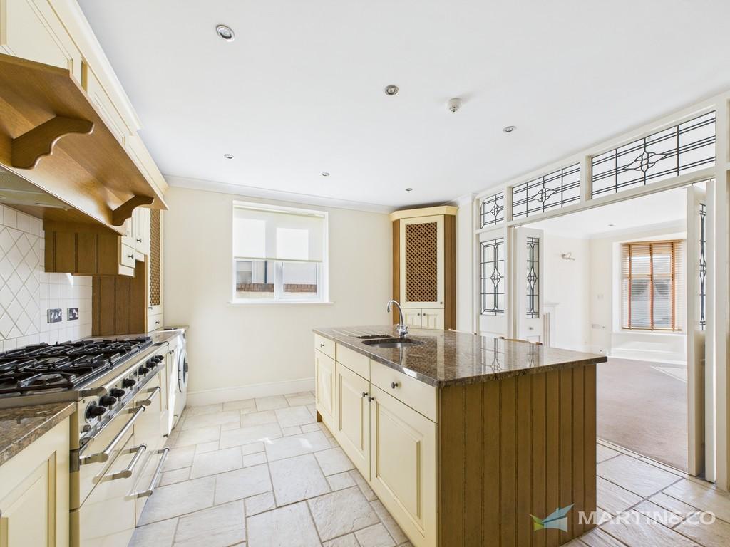 Cam02318 g0 pr0413 still015