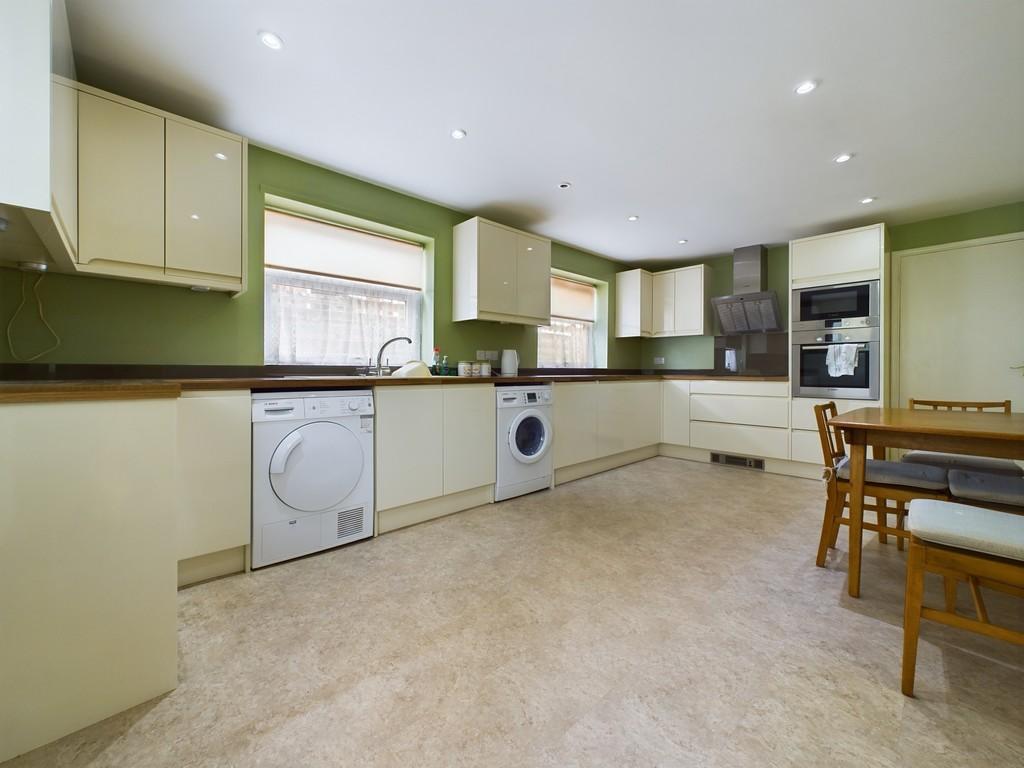 Cam02059 g0 pr0184 still016