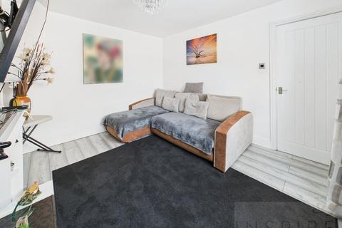15 Barry Close, Crawley, RH10 5AH
