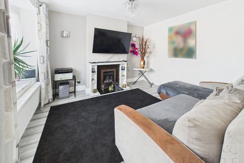 15 Barry Close, Crawley, RH10 5AH