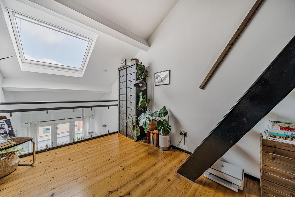 Middle Room