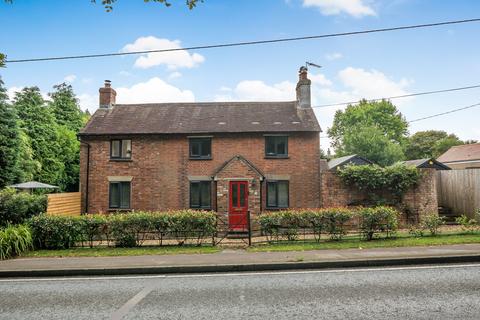 Red Cottage Clay Hill, Lyndhurst, SO43 7DE