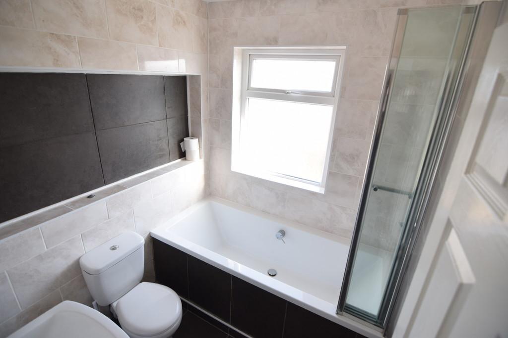19 birchway bathroom