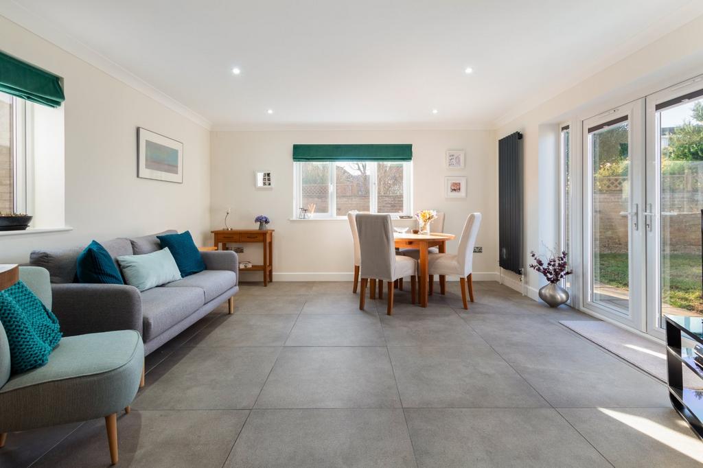 Living/Dining Area