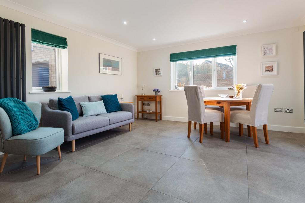 Living/Dining Area
