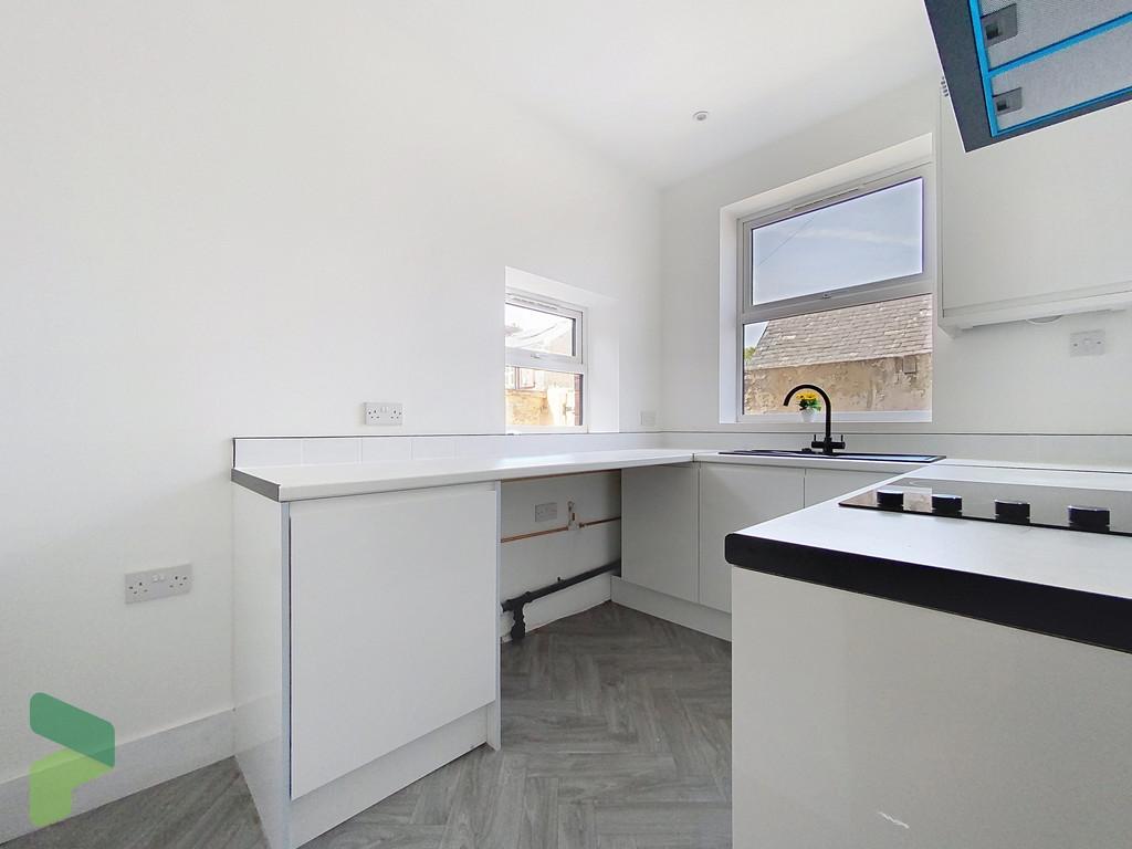 Seperate Fully Fitted Kitchen
