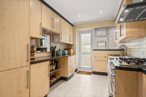 2 bedroom bungalow for sale, St. Michaels Road, Berkshire GU47