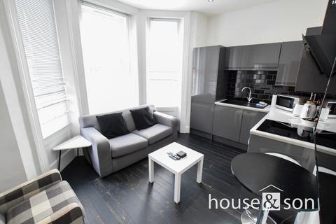 1 bedroom apartment for sale, Tregonwell Road, West Cliff, Bournemouth, Dorset, BH2