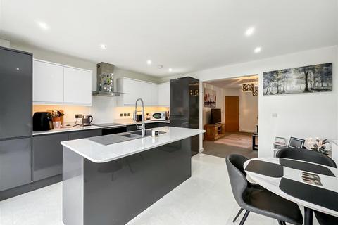 4 bedroom semi-detached house for sale, Lower Chapel Road, Hanham, Bristol