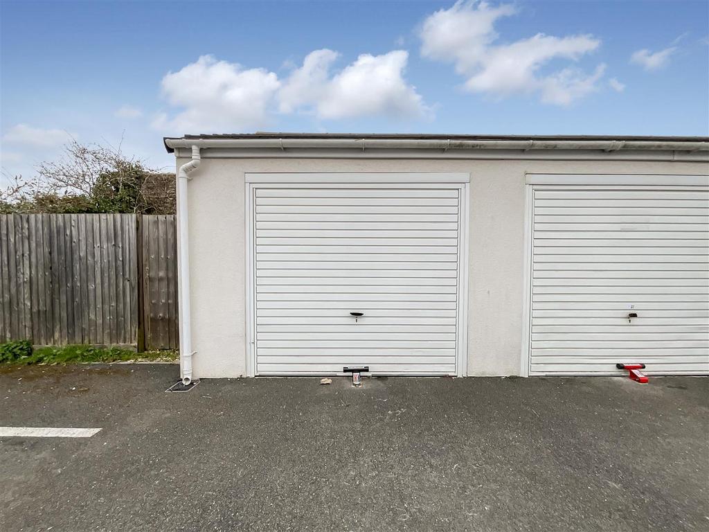 Garage &amp; Parking