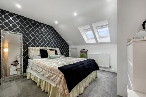 4 bedroom semi-detached house for sale, Lower Chapel Road, Hanham, Bristol