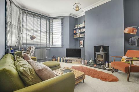 2 bedroom flat for sale, Ickburgh Road, London E5