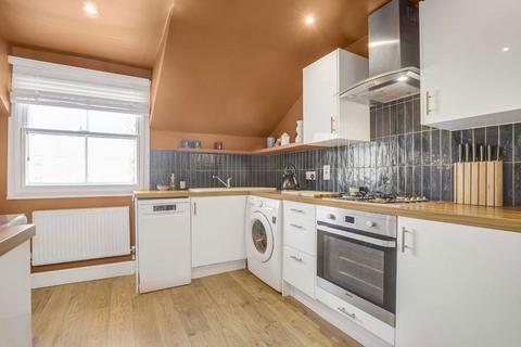 2 bedroom flat for sale, Ickburgh Road, London E5