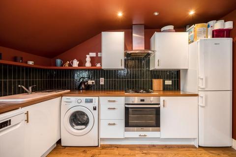 Flat C, 65 Ickburgh Road, London, E5 8AF