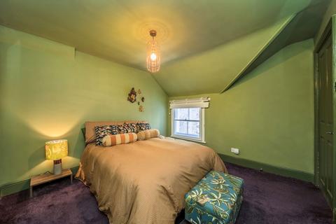 Flat C, 65 Ickburgh Road, London, E5 8AF