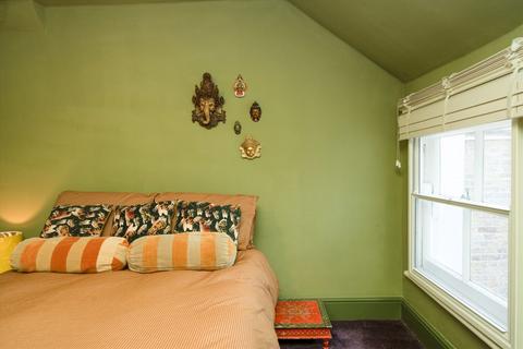 Flat C, 65 Ickburgh Road, London, E5 8AF