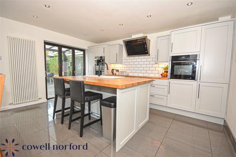 3 Bentgate Close, Newhey, Rochdale, OL16 4NB