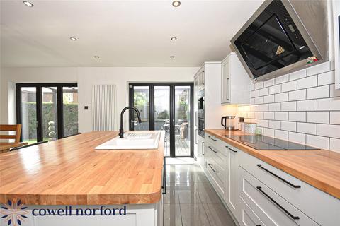 3 Bentgate Close, Newhey, Rochdale, OL16 4NB