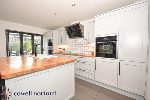 3 Bentgate Close, Newhey, Rochdale, OL16 4NB