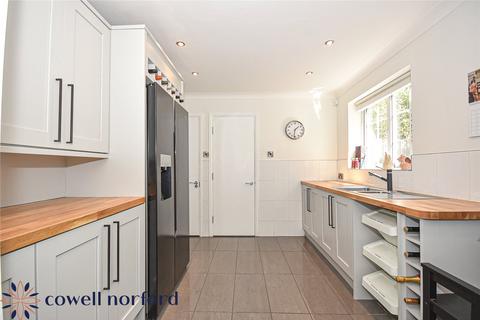 3 Bentgate Close, Newhey, Rochdale, OL16 4NB