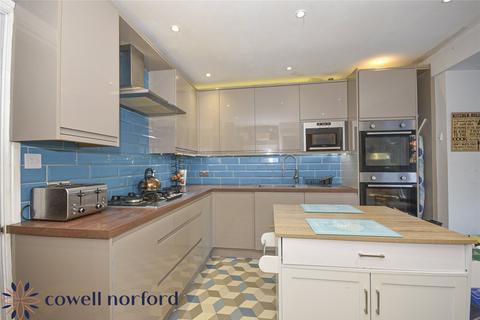 6 Birch Crescent, Newhey, Rochdale, OL16 4LJ