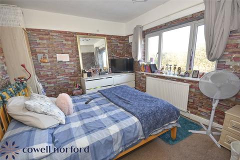 6 Birch Crescent, Newhey, Rochdale, OL16 4LJ