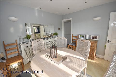 164 Foxdenton Lane, Chadderton, Oldham, OL9 9QR