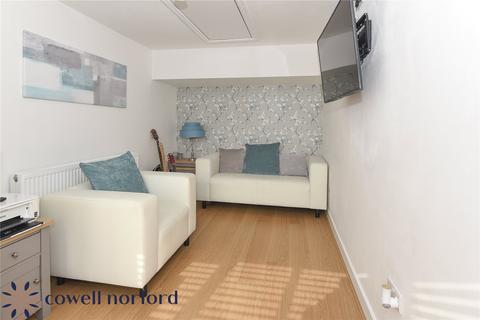 32 Cavendish Way, Royton, Oldham, OL2 5DQ