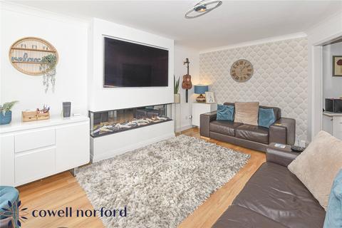 32 Cavendish Way, Royton, Oldham, OL2 5DQ