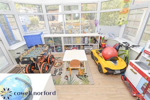 32 Cavendish Way, Royton, Oldham, OL2 5DQ