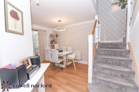 32 Cavendish Way, Royton, Oldham, OL2 5DQ