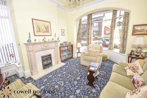 3 bedroom end of terrace house for sale, Rochdale Road, Oldham OL2