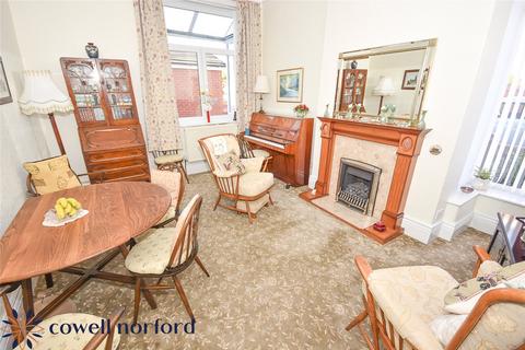 3 bedroom end of terrace house for sale, Rochdale Road, Oldham OL2