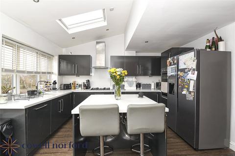 30 Alandale Drive, Royton, Oldham, OL2 5TU