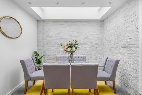 2 bedroom terraced house for sale, Danbury Street, Angel, Islington, London