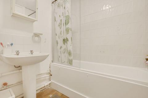 2 bedroom apartment for sale, Shiraj Tower, Commercial Road, E1 2BT