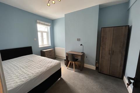6 bedroom terraced house to rent, Magdalen Road, Exeter EX2
