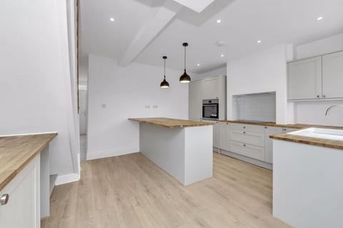 3 bedroom terraced house for sale, The Street, Barrow