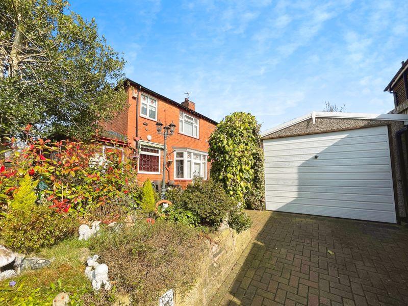 Garage & Driveway